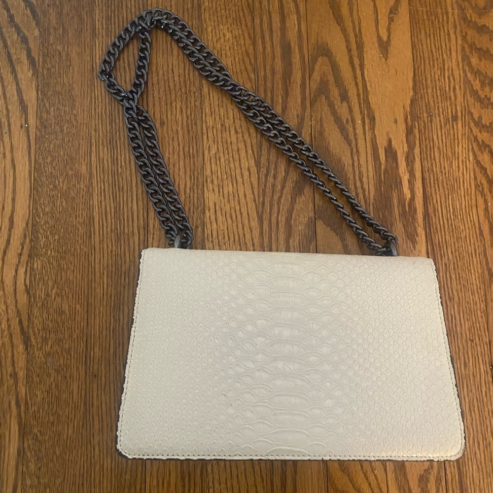 Chain Crossbody Bag - Picture 2 of 7